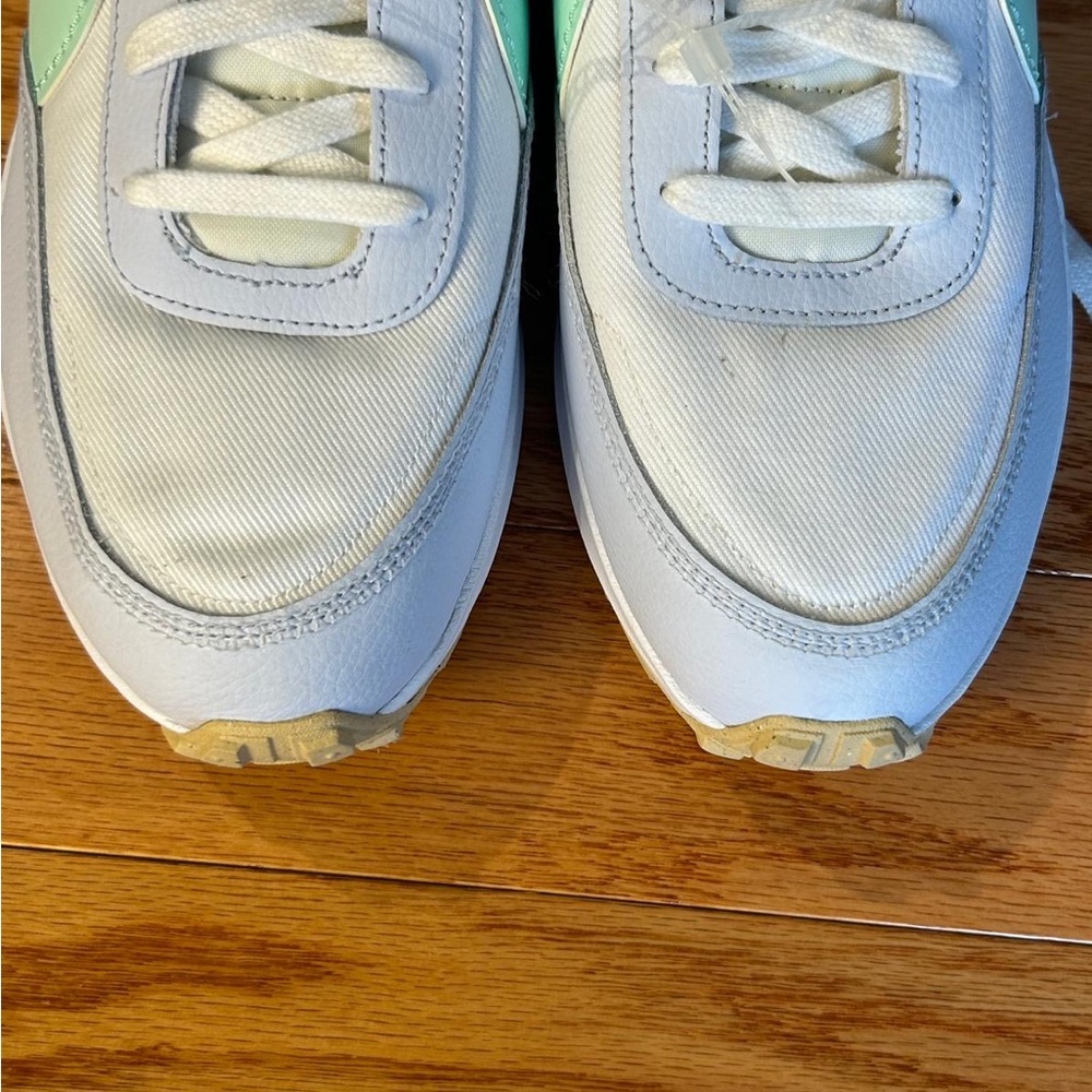 Nike waffle White and Mint Green Sneakers - Picture 3 of 8